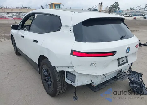 2025 BMW Ix xDrive50 из США, поврежденный, VIN WB523CF04SCU32449